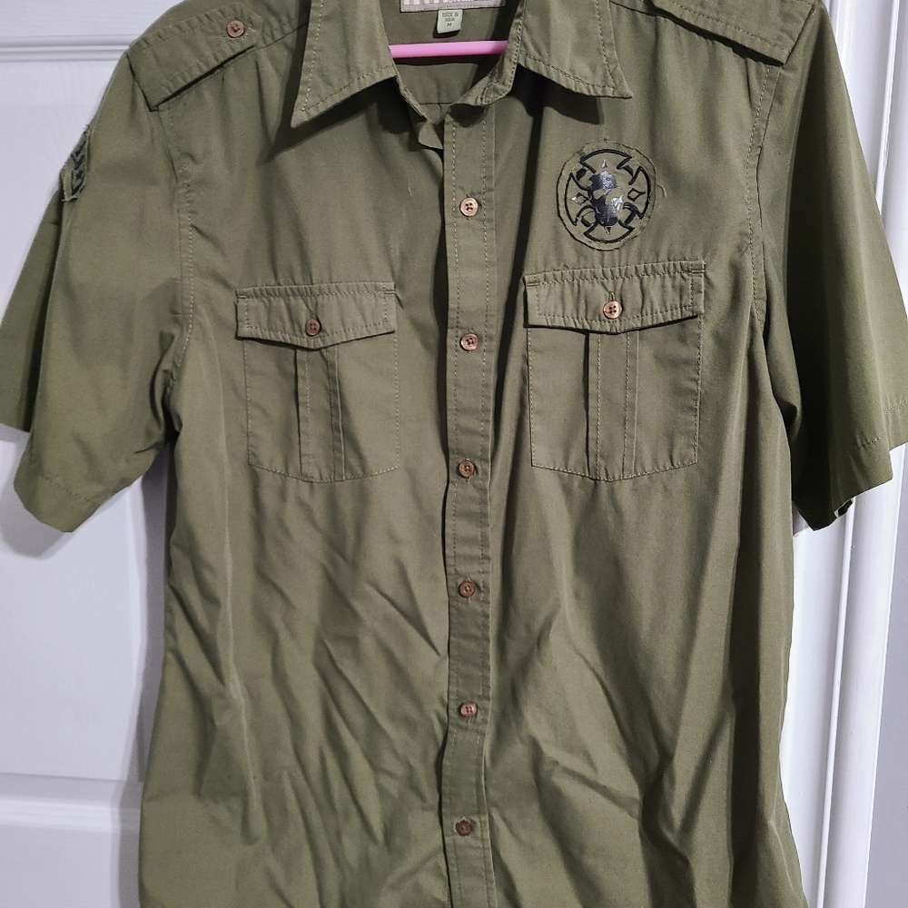 Van's t shirt size medium